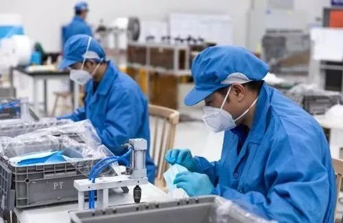 從不問哪家多，到幾乎不斷供 新工廠們到底為戰疫做了什么？